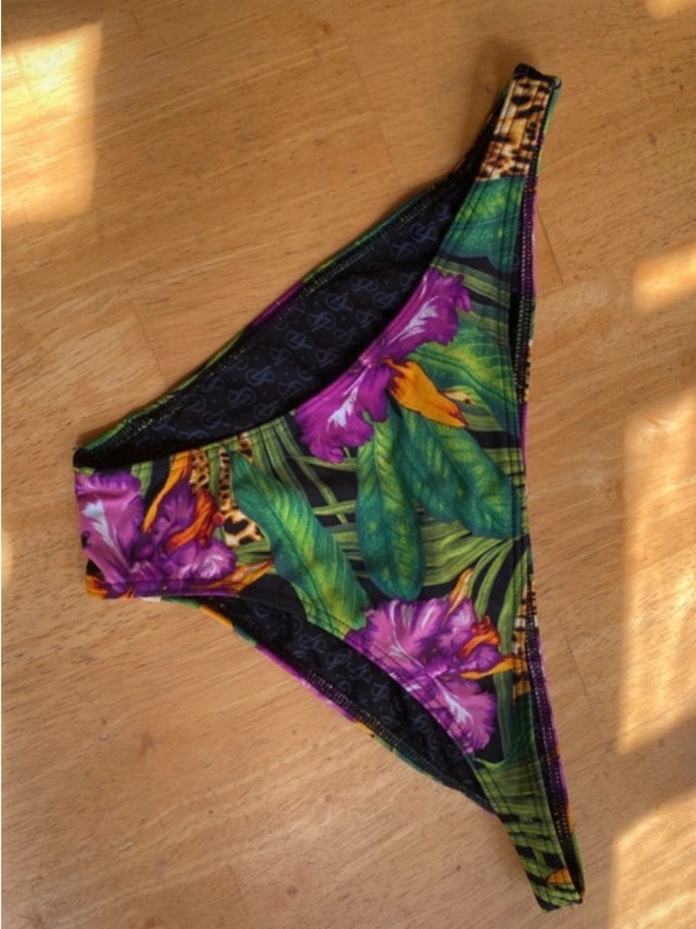Victoria Secret Swim Bikini
Bottom Floral Tropical Rouched
Back Cheeky sz S like